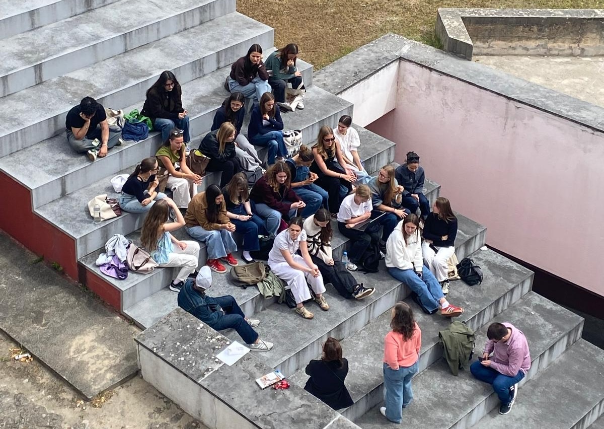 “Words that happen to us”: Portuguese Language in a EntreLinhas intercultural meeting
